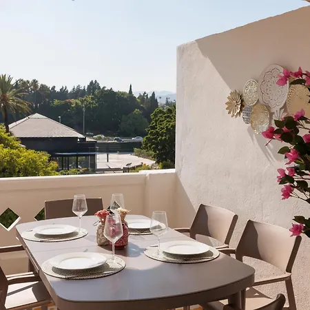 Daire Banus - Playa Rocio Beachfront Residential *