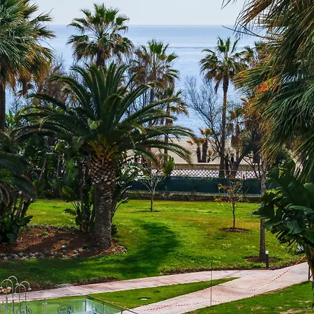 Daire Banus - Playa Rocio Beachfront Residential *